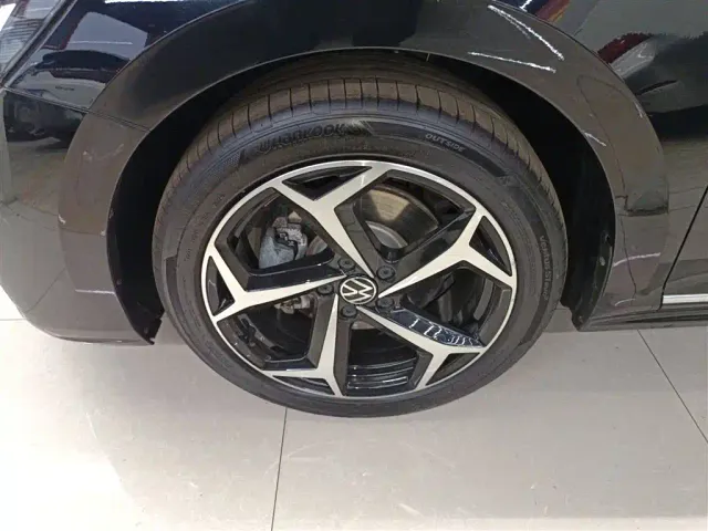 Volkswagen Passat — Фото автомобиля 24