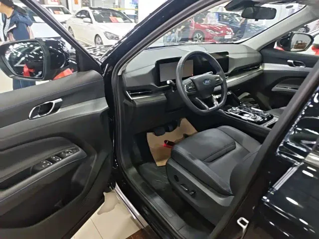 Ford Lingrui — Фото автомобиля 15