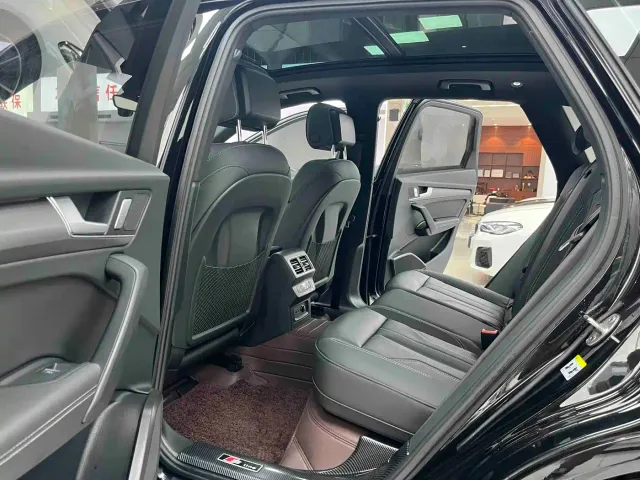 Audi Q5L — Фото автомобиля 6