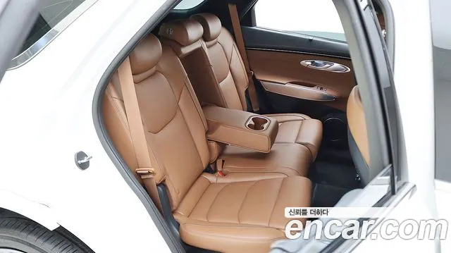 Genesis GV70 — Фото автомобиля 7