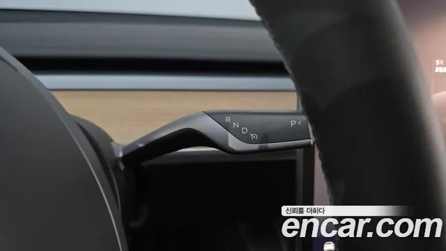 Tesla Model Y — Фото автомобиля 9