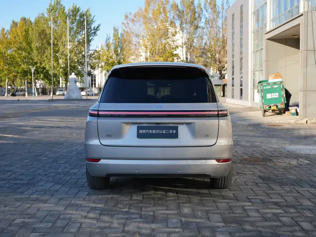 Li Auto L9 — Фото автомобиля 6