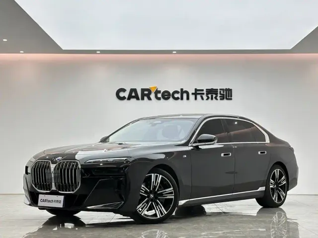 Фотография автомобиля — BMW 7 Series