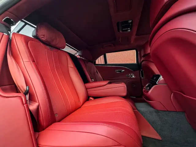 Bentley Flying Spur — Фото автомобиля 13