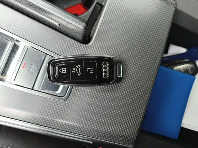 Audi A6L — Фото автомобиля 11