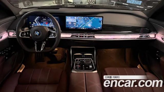BMW 7-Series 7 серия (G70) 740i xDrive M Sport — Фото автомобиля 7