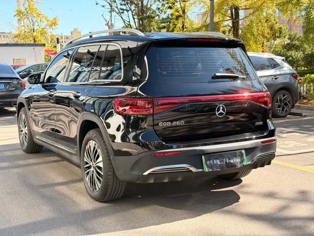 Mercedes-Benz EQB — Фото автомобиля 10
