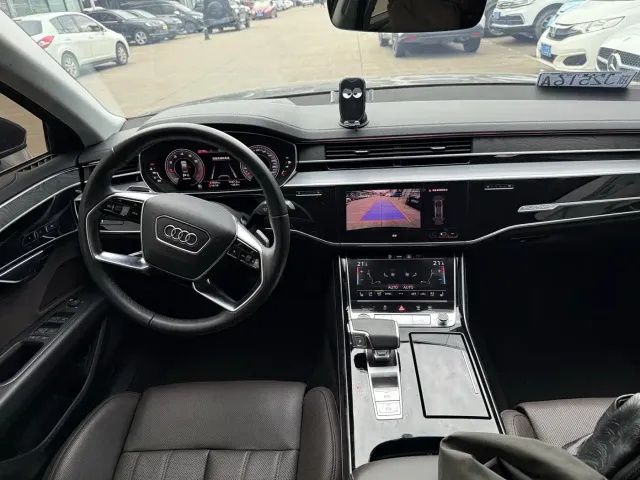 Audi A8 — Фото автомобиля 5
