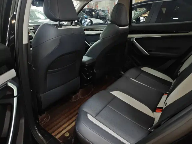Geely Boyue L — Фото автомобиля 20