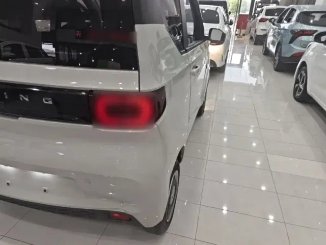 Wuling Hongguang Mini EV — Фото автомобиля 7