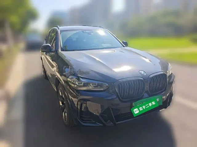 BMW iX3 — Фото автомобиля 3