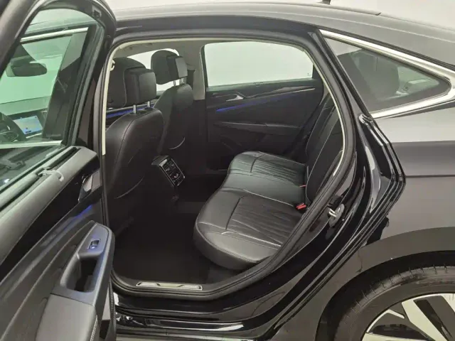 Volkswagen Passat — Фото автомобиля 15