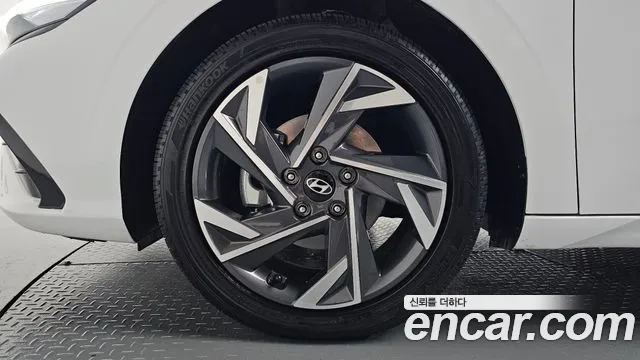 Hyundai Avante CN7 — Фото автомобиля 5