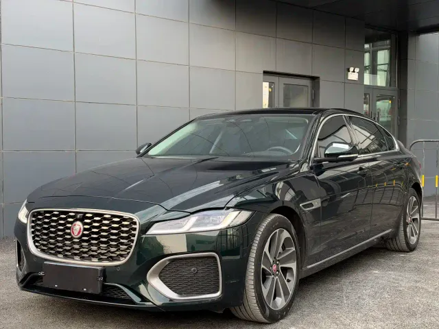 Фотография автомобиля — Jaguar XFL