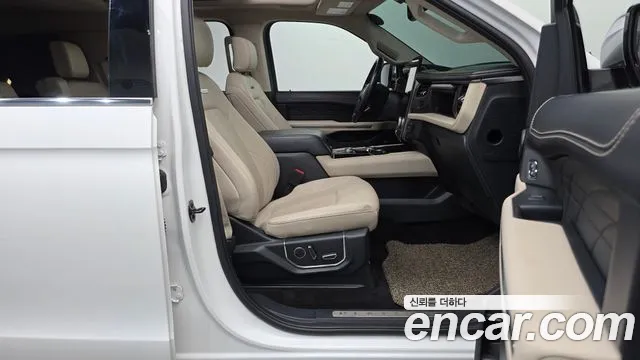 Ford Expedition — Фото автомобиля 16
