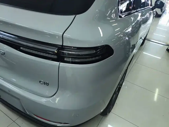 Leapmotor C10 — Фото автомобиля 7