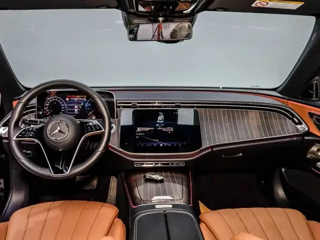 Mercedes-Benz E-Class — Фото автомобиля 24