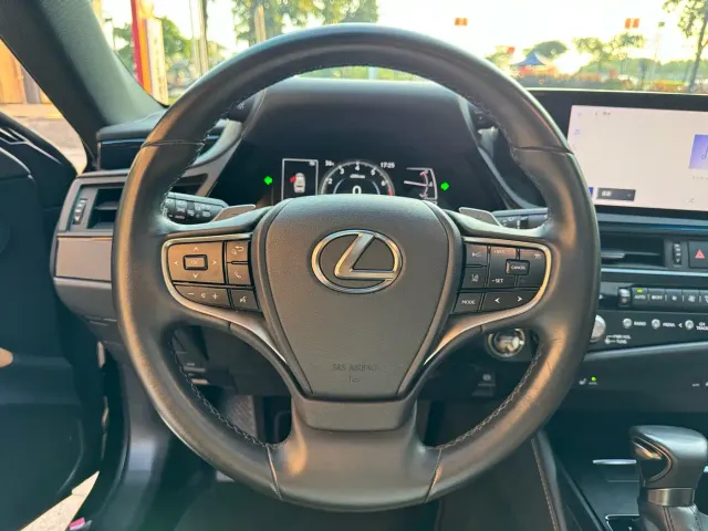 Lexus ES — Фото автомобиля 6
