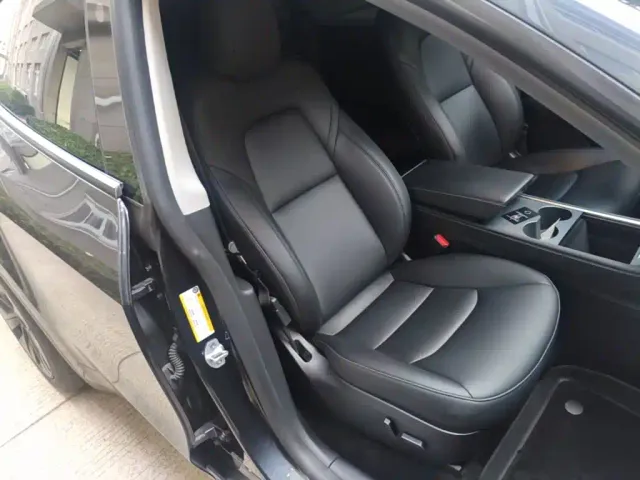 Tesla Model Y 2024 Rear-Wheel Drive Version — Фото автомобиля 24