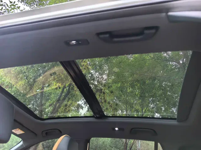 Geely Galaxy Starship 7 EM-i — Фото автомобиля 16