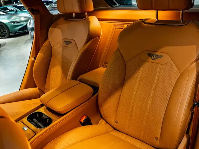 Bentley Bentayga — Фото автомобиля 12