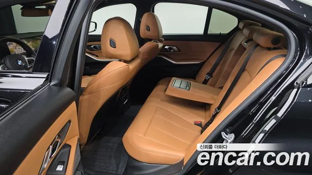 BMW 3-Series 3 серия (G20) 320i M Sport — Фото автомобиля 12
