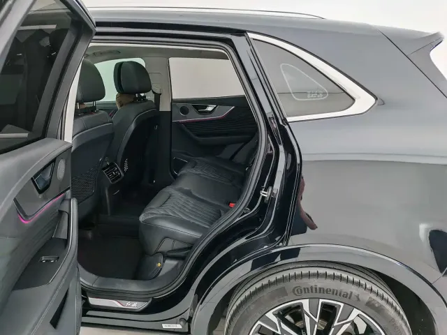Hongqi Hongqi HS5 2023 2.0T 4WD Flag Leader Pro — Фото автомобиля 10