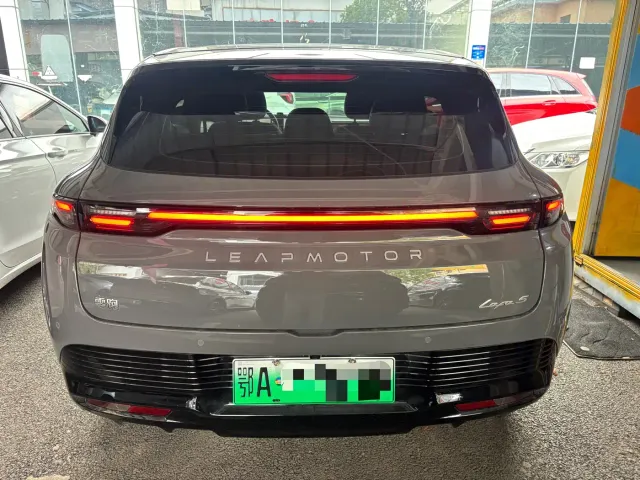 Leapmotor Lafa 5 — Фото автомобиля 15
