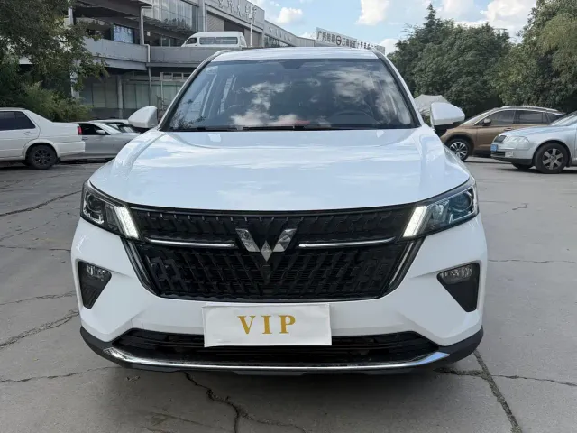 Фотография автомобиля — Wuling Asta