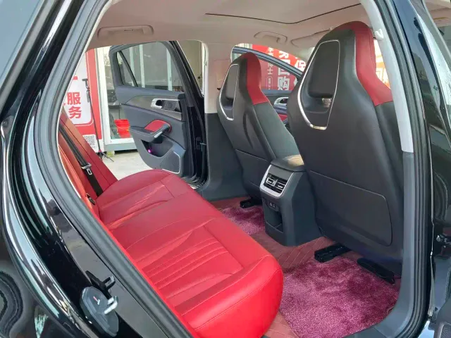 Hongqi H6 — Фото автомобиля 12