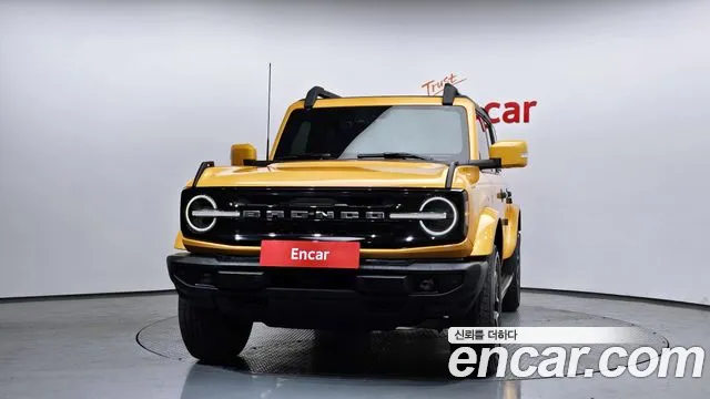 Ford Bronco — Фото автомобиля 3