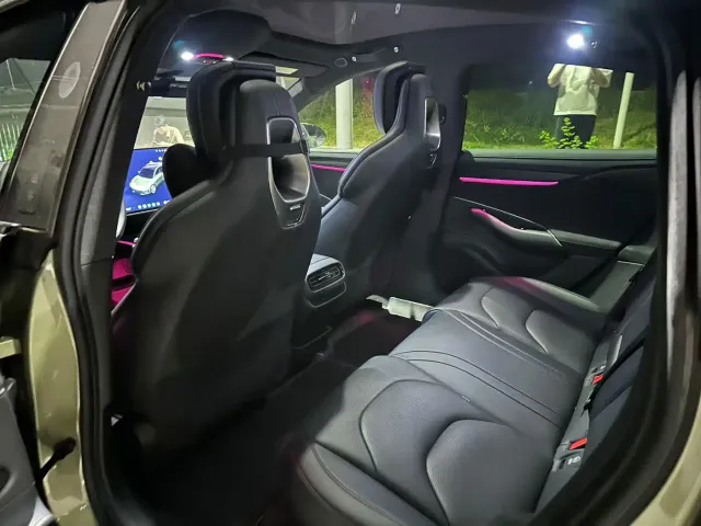 Xiaomi SU7 — Фото автомобиля 8