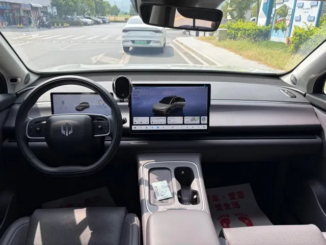 Leapmotor C10 — Фото автомобиля 9