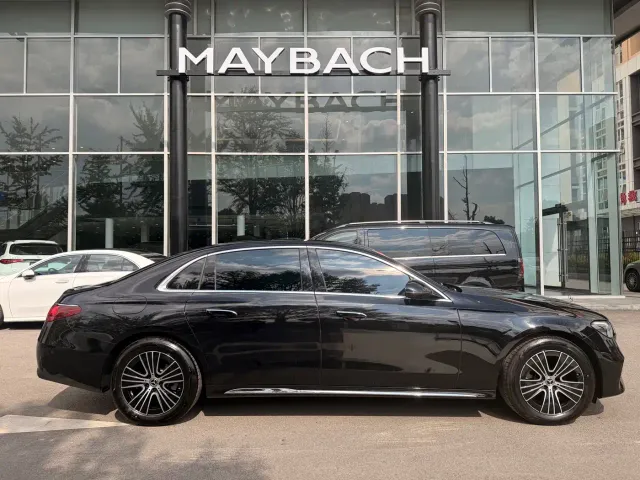 Mercedes-Benz E-Class — Фото автомобиля 6