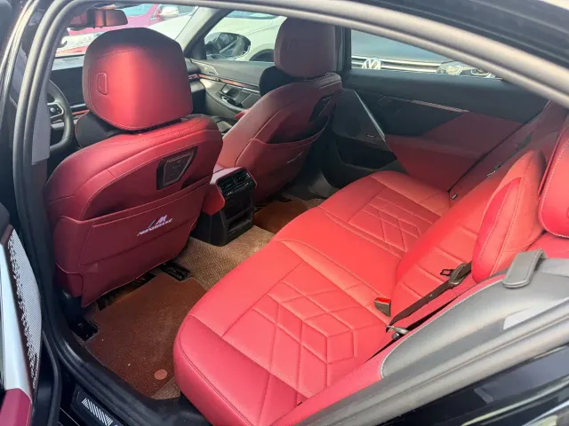 BMW 5 Series — Фото автомобиля 6
