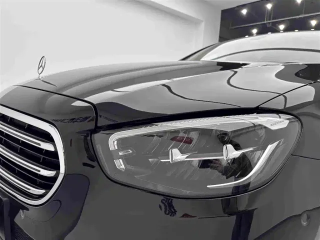 Mercedes-Benz E-Class — Фото автомобиля 26