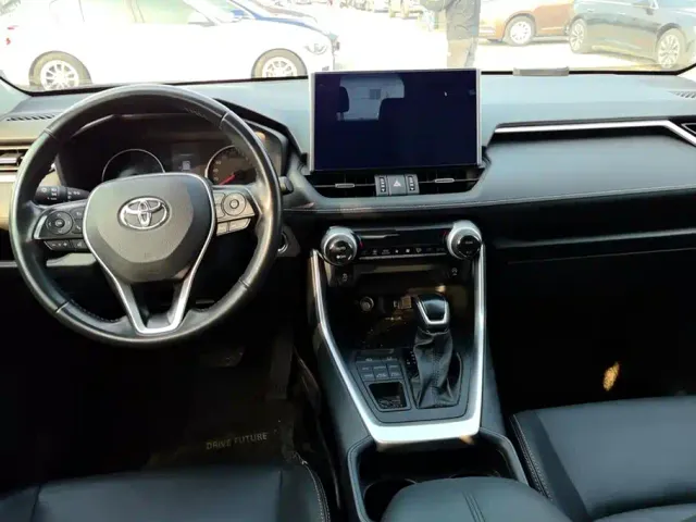 Toyota Wildlander — Фото автомобиля 12