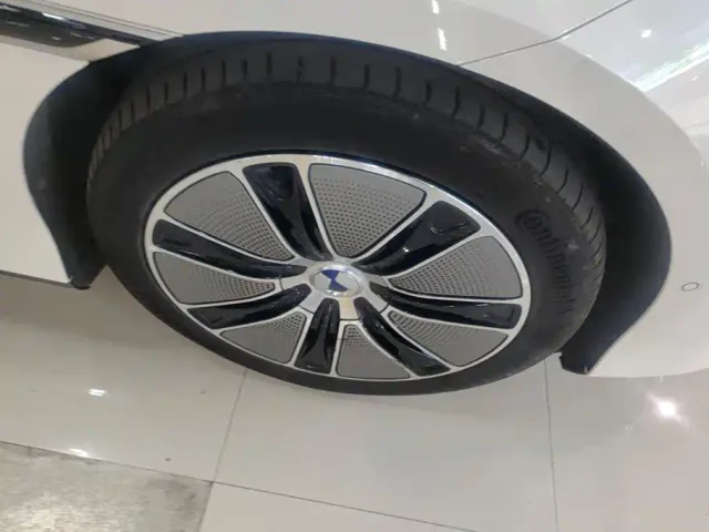Denza Z9GT — Фото автомобиля 6