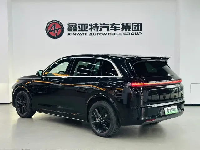 Li Auto L7 — Фото автомобиля 5