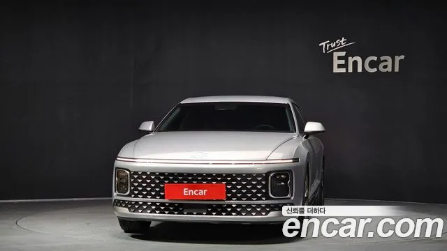 Hyundai Grandeur Grandeur (GN7) 2.5 Бензин 2WD — Фото автомобиля 3