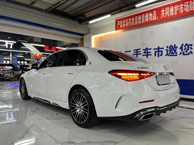 Mercedes-Benz C-Class — Фото автомобиля 3
