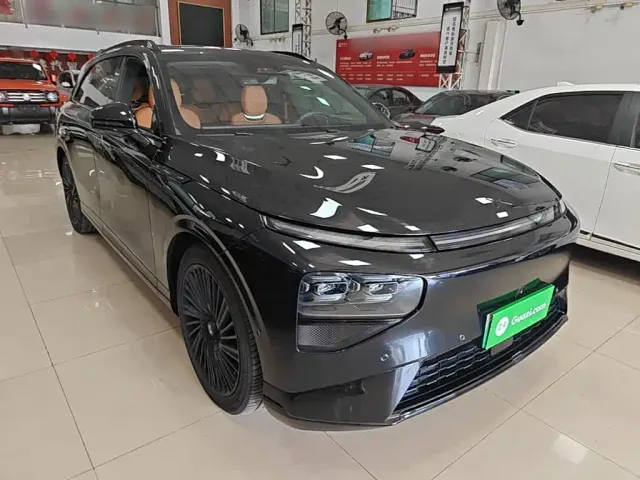 Xpeng G9 — Фото автомобиля 3