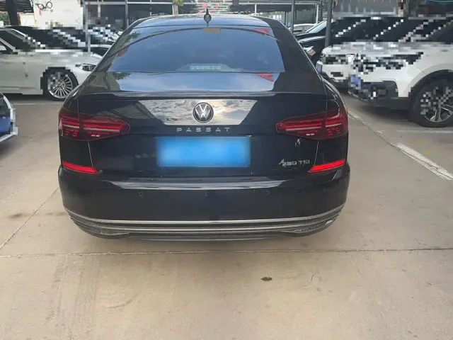 Volkswagen Passat — Фото автомобиля 8
