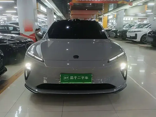 Nio ET5 Touring — Фото автомобиля 2
