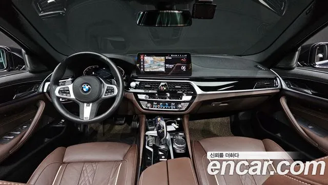 BMW 5 Series G30 — Фото автомобиля 10