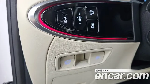 Genesis GV70 2.5T Бензин 2WD — Фото автомобиля 16