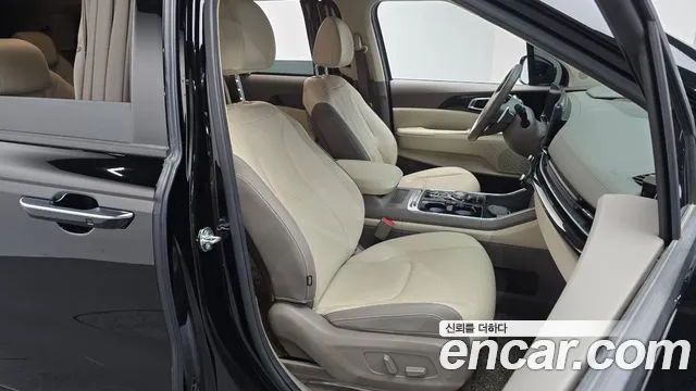 Kia Carnival Generation 4 — Фото автомобиля 16