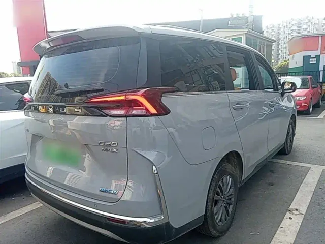 Maxus G50 PHEV — Фото автомобиля 6