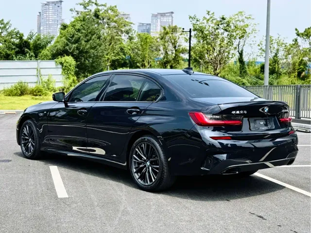 BMW 3 Series — Фото автомобиля 23