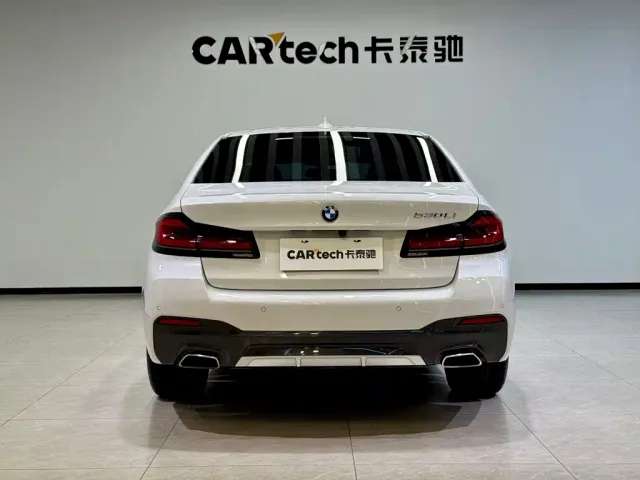 BMW 5 Series — Фото автомобиля 4